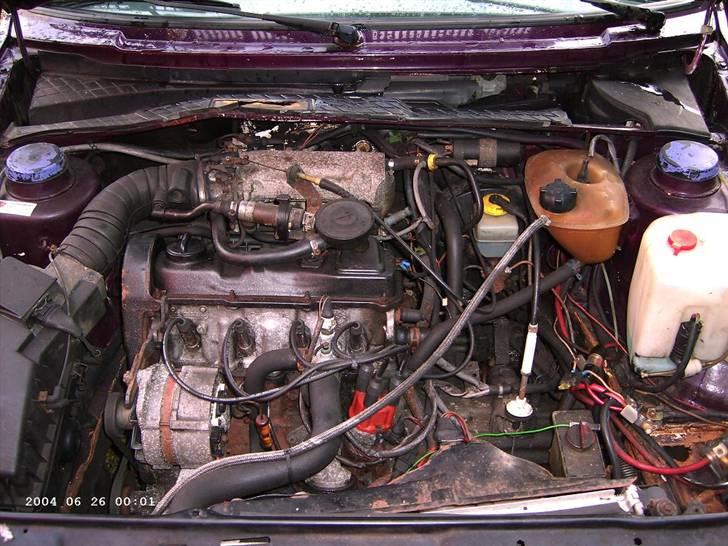 VW Golf 2 1.8  ( Skrottet ) - Her vil jeg gerne lige have lidt hjælp, ang motor typen tak. billede 8