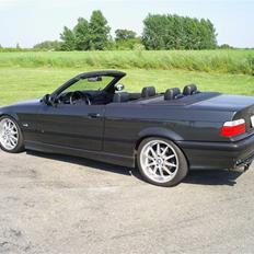BMW E36 325I Cabrio - SOLGT