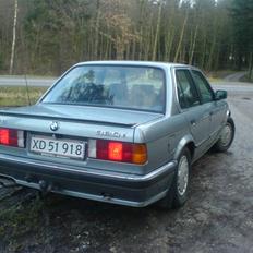 BMW E30 320i.... tøzen