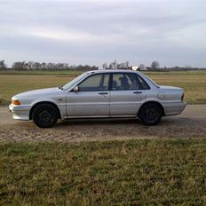 Mitsubishi Galant 2000 GLSI