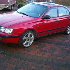 Toyota Carina E 2,0 sli (solgt)
