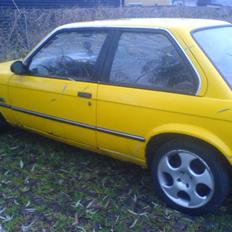 BMW 318 i Solgt