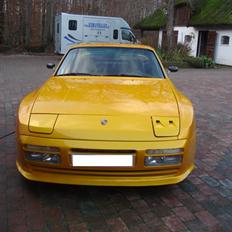 Porsche 944