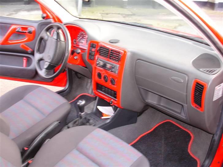 VW polo 6n (Solgt) - og sådan ser den ud indvendig.. billede 2