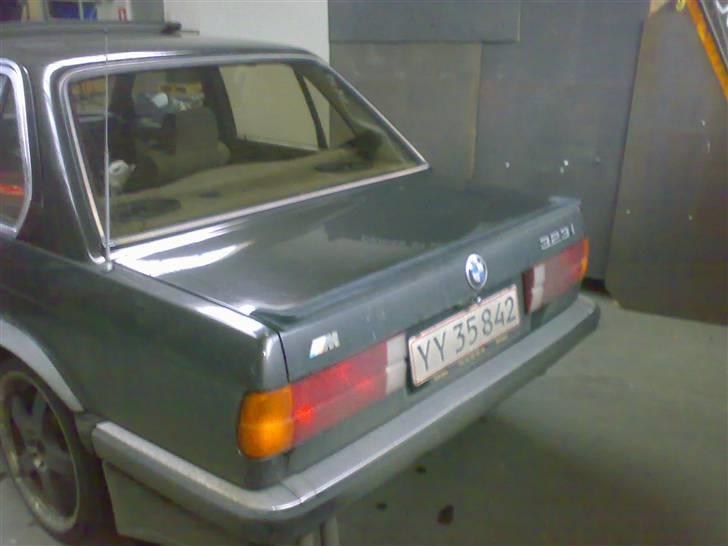 BMW 323i E30 billede 2