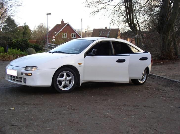 Mazda 323F BA DØD billede 4