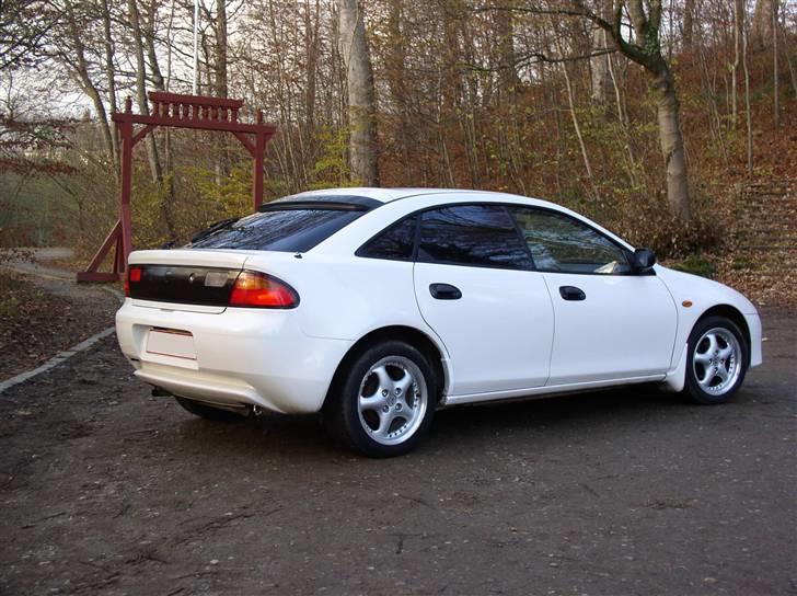 Mazda 323F BA DØD billede 8