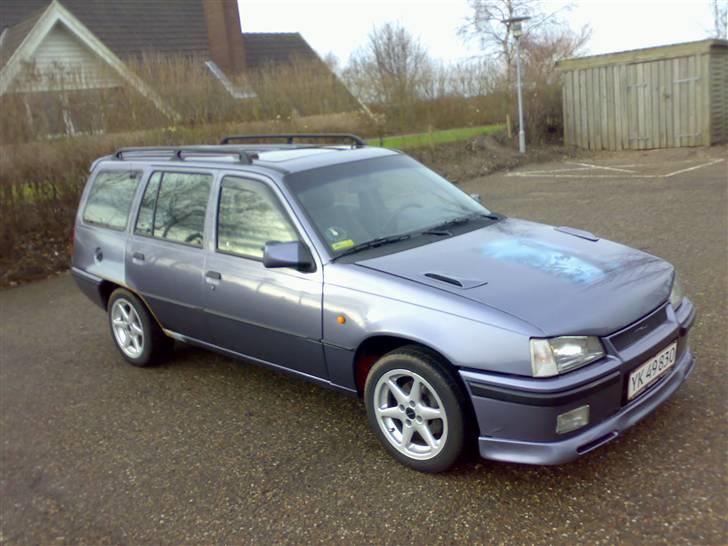 Opel Kadett 2,0i Club st. /GSI billede 4