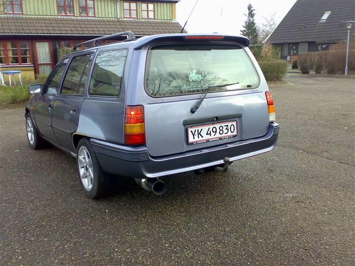 Opel Kadett 2,0i Club st. /GSI billede 5