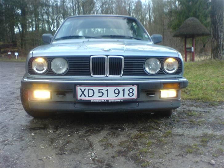 BMW E30 320i.... tøzen billede 2