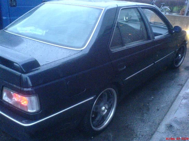 Peugeot 405 sti skrottet:(  billede 19