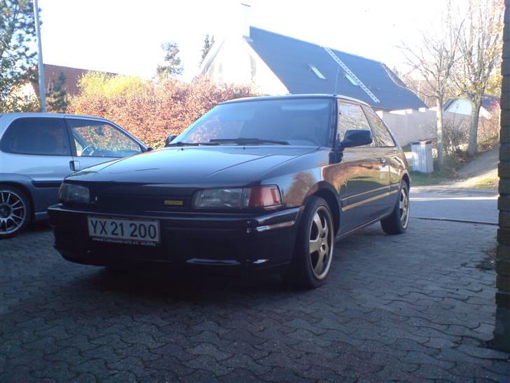 Mazda 323 1.8 Turbo 4WD *død* billede 1