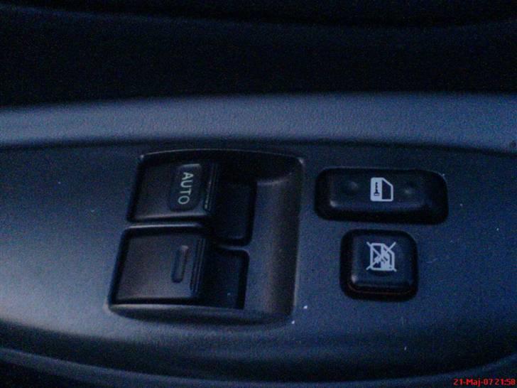 Toyota Yaris 1.4 TD *Solgt* billede 8