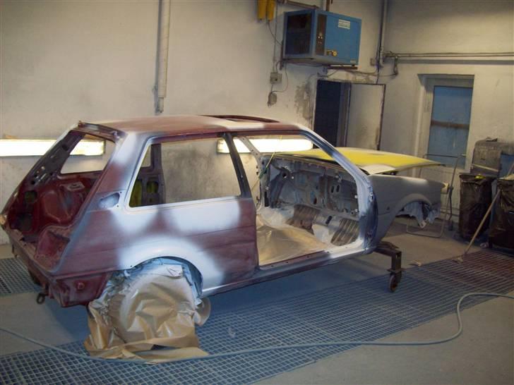 Toyota corolla gt smadret - .første dag hos maleren. billede 9