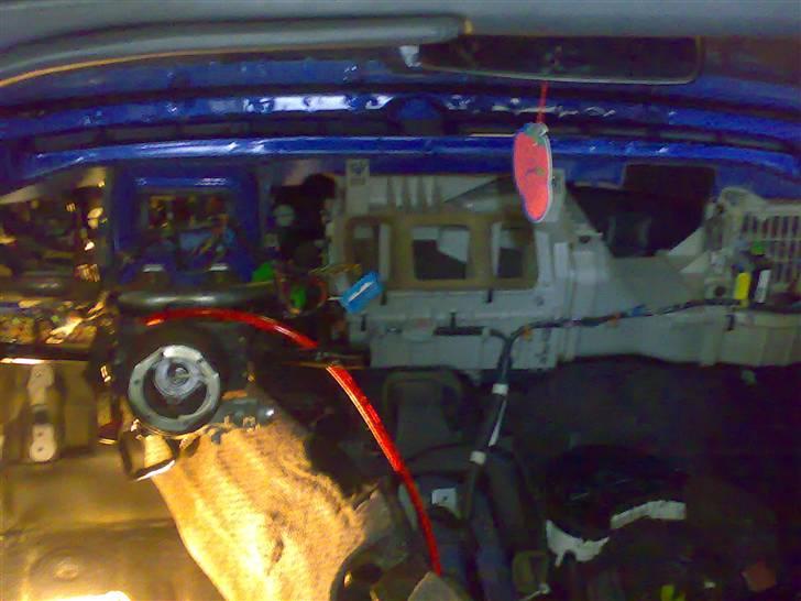 Honda Crx Del Sol - R.I.P - Så er bilen næsten skilt helt ad indvendig billede 8