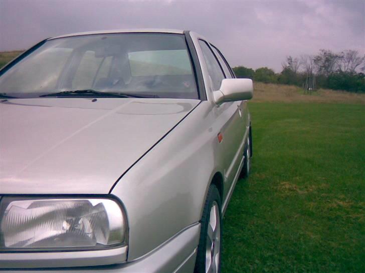 VW Vento 1.8i *Solgt* billede 9