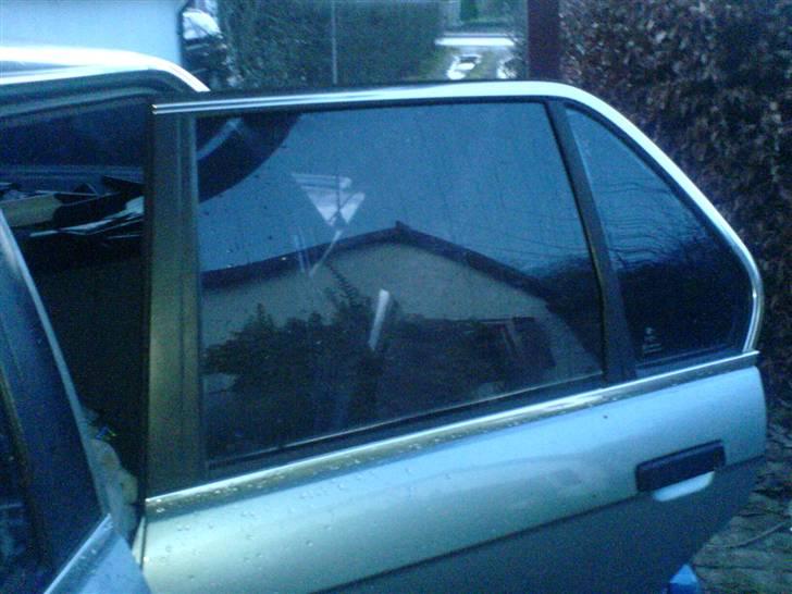 BMW E30 320i.... tøzen billede 11