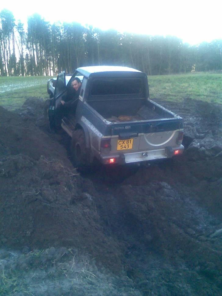 Nissan patrol gr 2,8 bortgivet billede 17