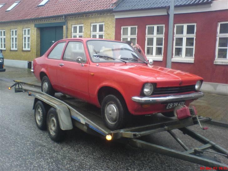 Opel Kadett C Solgt - Så er hun læsset og på vej mod Sjælland billede 9