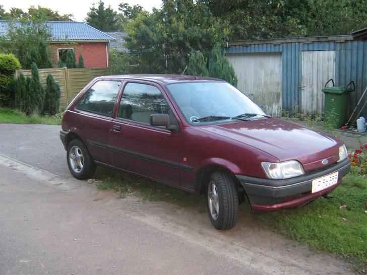 Ford Fiesta 1,8Diesel SOLGT billede 1