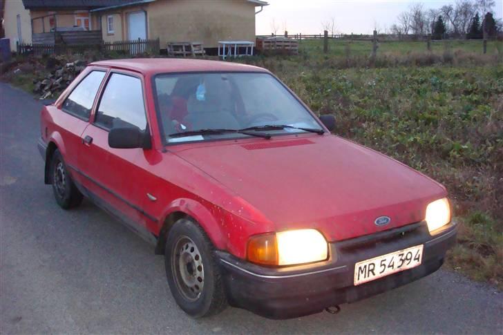 Ford Escort 1,3 cl (solgt) billede 2
