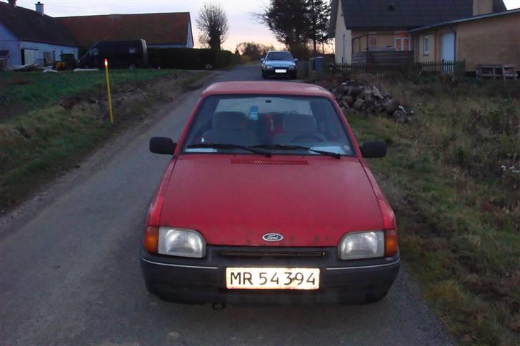 Ford Escort 1,3 cl (solgt) billede 8