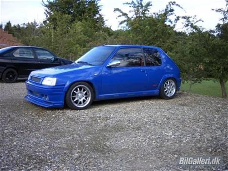 Peugeot 205 GTi billede 1