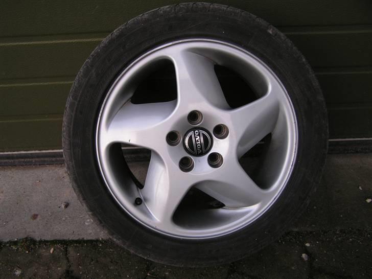 Volvo 850 T5 st.car   - Hvad er pænest ? denne originale  850-16"fælg billede 8