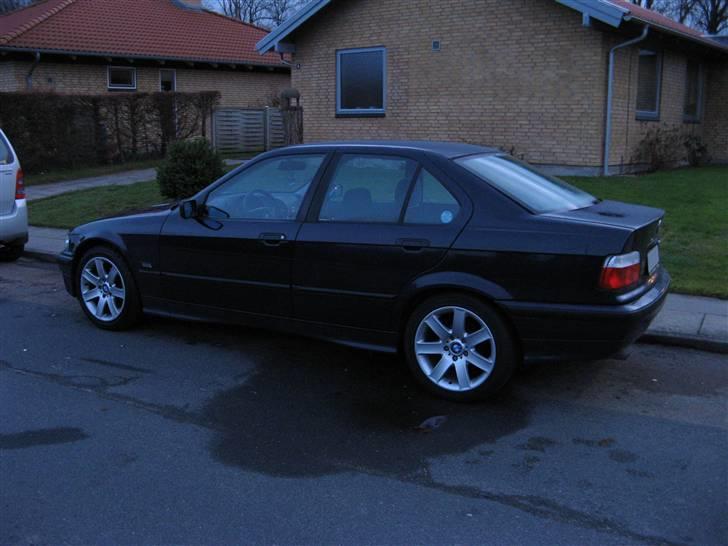 BMW 318i E36 (Solgt) - Dejlig BMWallabilla. billede 3