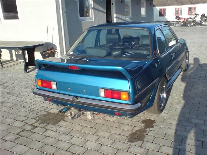 Opel Ascona B(Totalskadet) billede 2