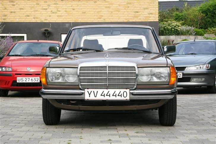 Mercedes Benz 123 (SOLGT) billede 3