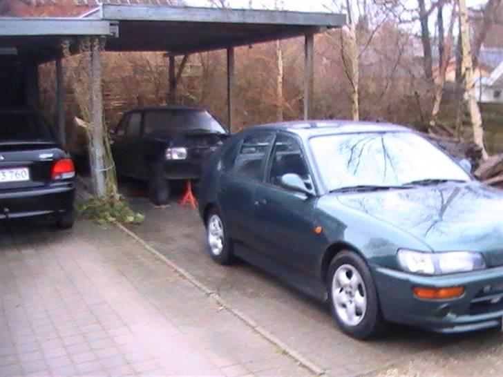 Opel ascona B Projekt (402m) - her er så mine 2 biler corolla´en og ascona´en  billede 2