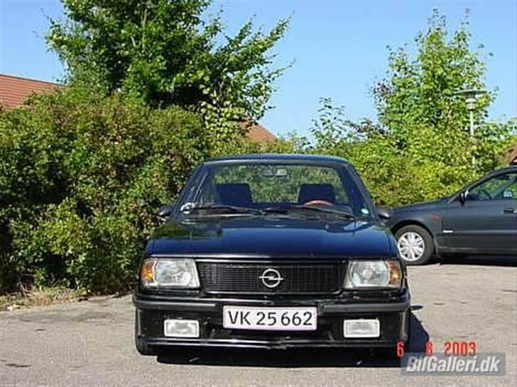 Opel ascona B Projekt (402m) - bilen som den så ud dengang der var plader på billede 3