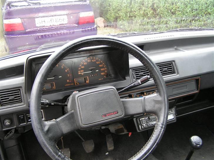 Toyota Starlet Sport *SOLGT* - Speedometer med omdrejningstæller er standard billede 6