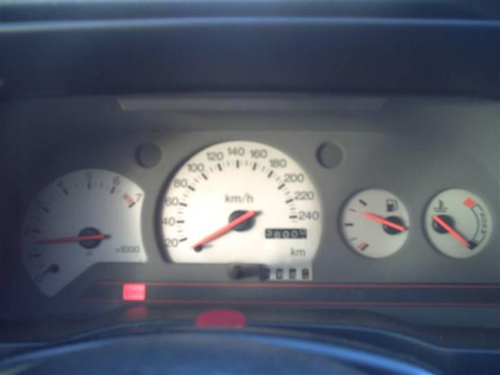 Ford escort rs 2000.( SOLGT ) - hvide skiver og rødt lys ....... det rent bordel billede 14