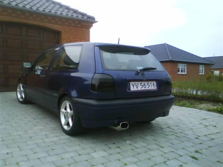 VW Golf 3 - så blev den sænket, fået sports uds på, tonede baglygter og meget mere på vej ;)  sådan ser den ud nu  billede 1