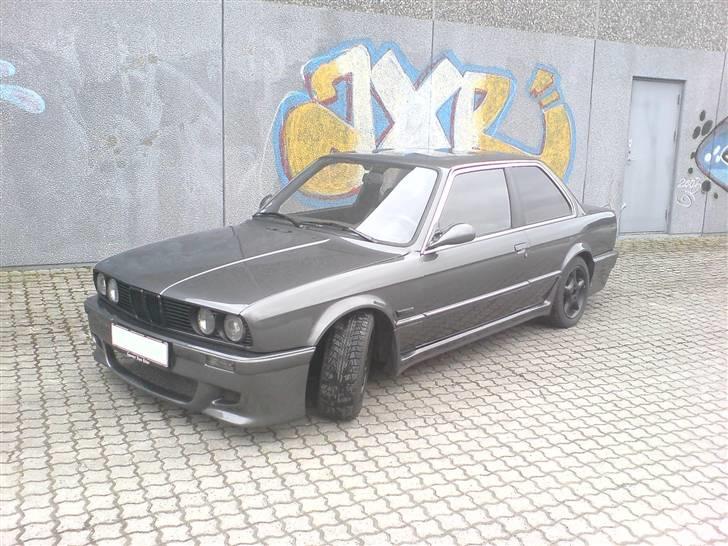 BMW E30 320i billede 3