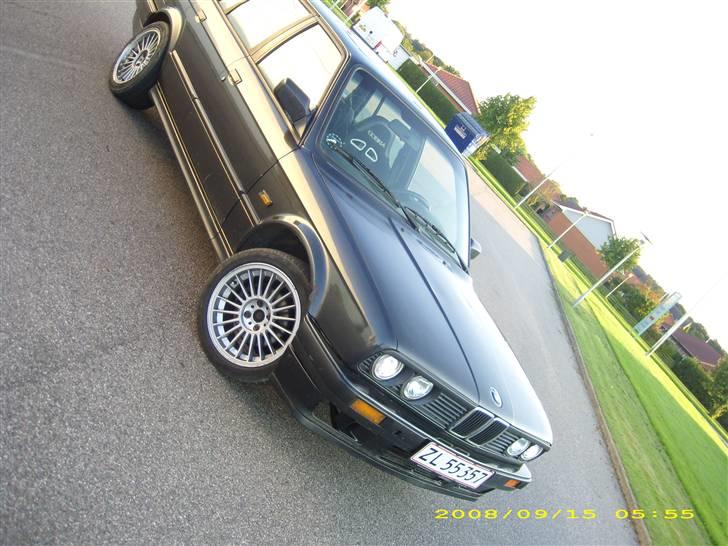 BMW 324 TD E30 touring Død billede 3
