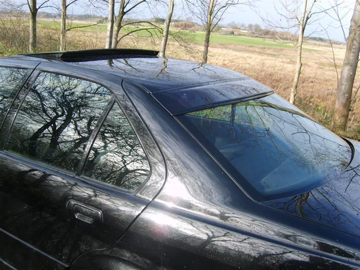 BMW 320i - // SOLGT // billede 2