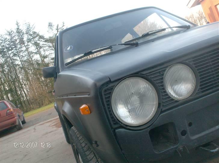 VW Golf 1 (SKROTTET) billede 1