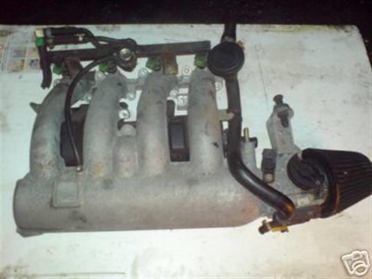 Peugeot 306 1.8  - Den nye indsugningsmanifold fra 306 GTI billede 10