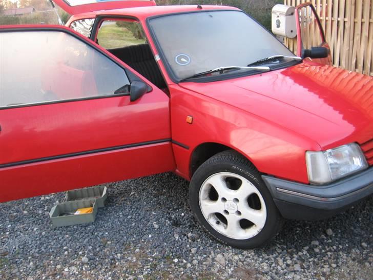 Peugeot 205 SOLGT :/ billede 7