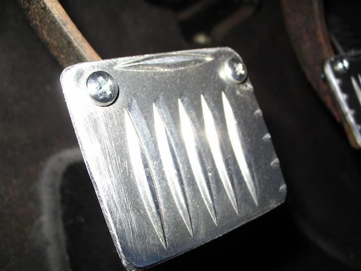 Mazda 323f - pedalerne i Mazda´en billede 6