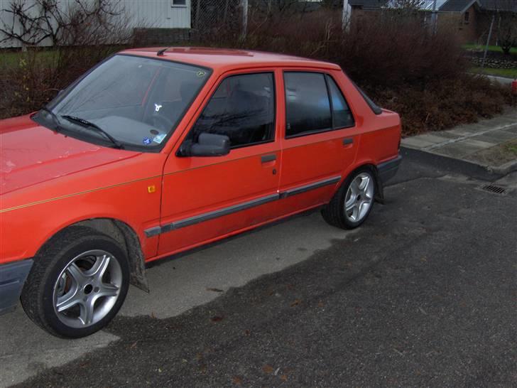 Peugeot  309.   *solgt* billede 2