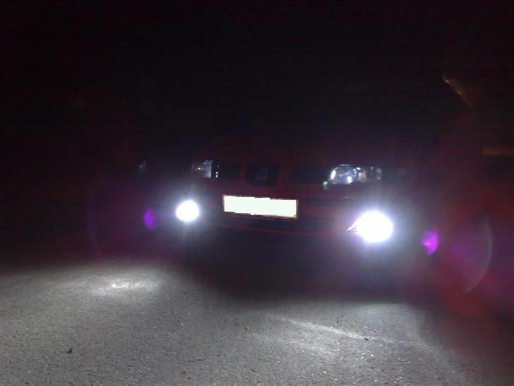 Seat Leon TDI Sport SOLGT!!! - Fandt et par små pærer til position lys i samme farve som mit 8000k..  billede 11