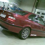 BMW E36 320