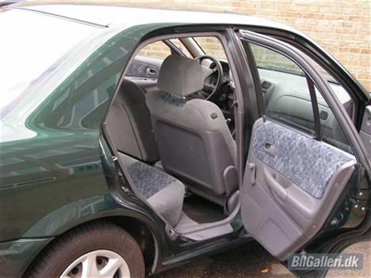 Mazda 323  billede 2
