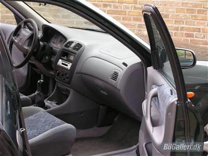 Mazda 323  billede 5