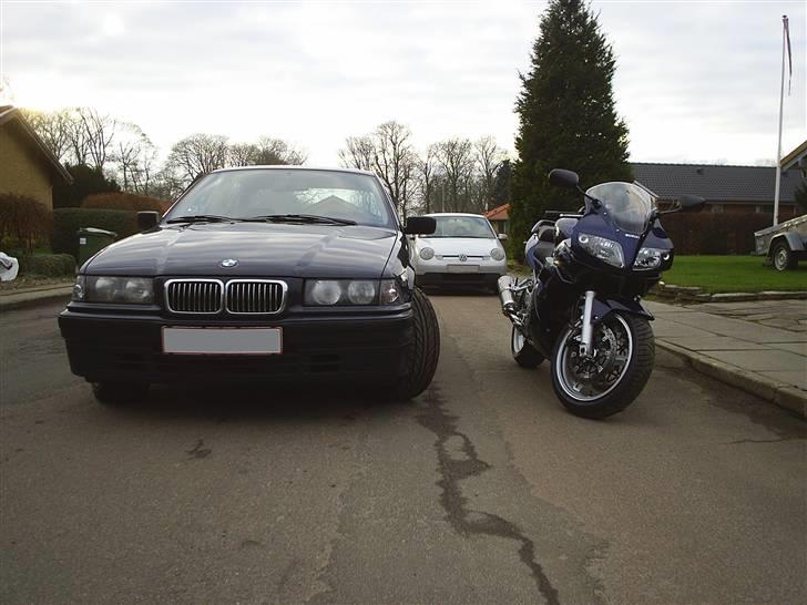 BMW 318i E36 (Solgt) - Min BMW og min brors Suzuki SV1000. billede 6