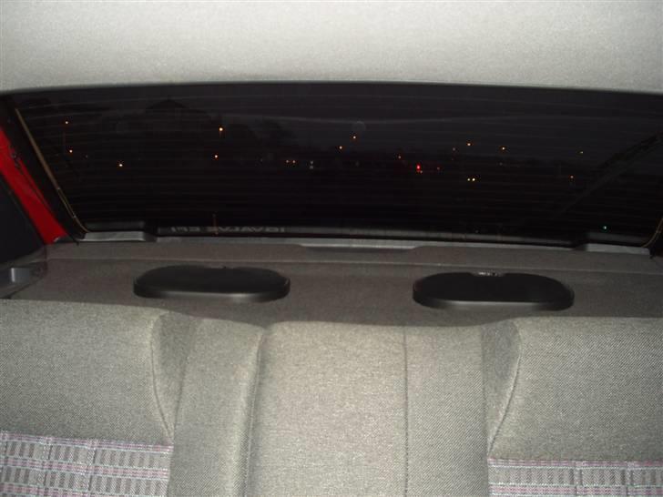 Toyota Corolla - SOLGT - De to vilde 6 * 9 højttalere:D billede 8